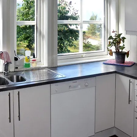 6 Person In Sandane-by Traum * Sandane