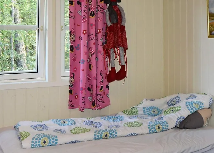 6 Person In Sandane-by Traum *